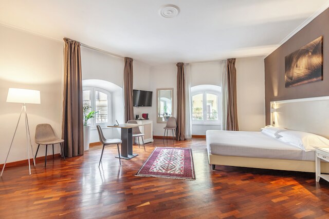 イン ローマ ルームズ & スイーツ