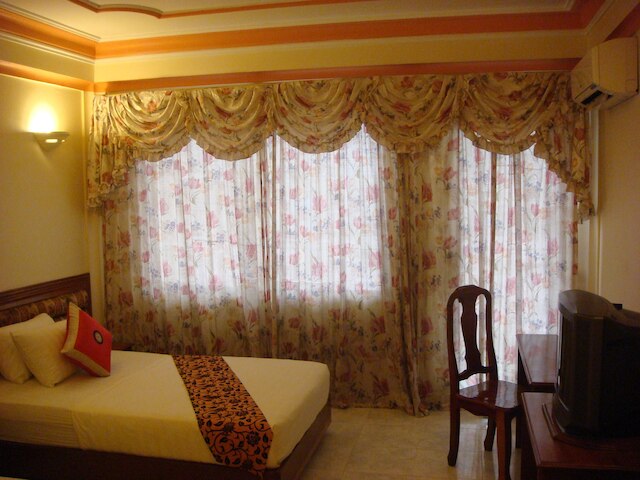 ラッキー スター ホテル