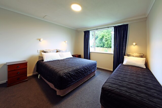 289 ミッドウェイ モーテル