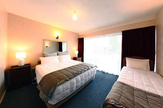 289 ミッドウェイ モーテル