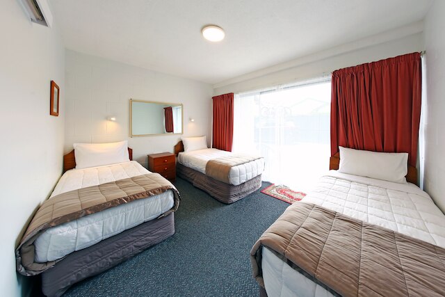 289 ミッドウェイ モーテル