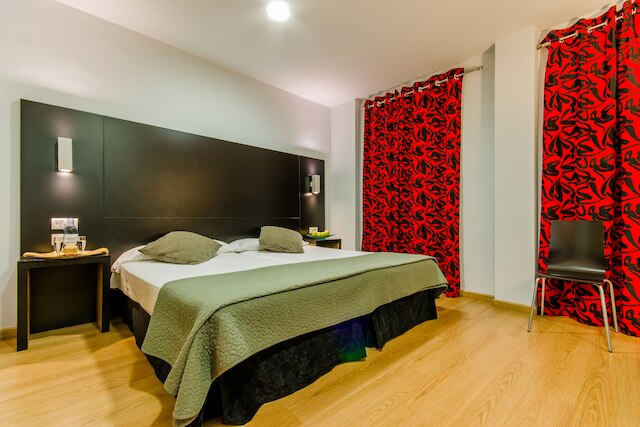 ホテル YIT アルコバー