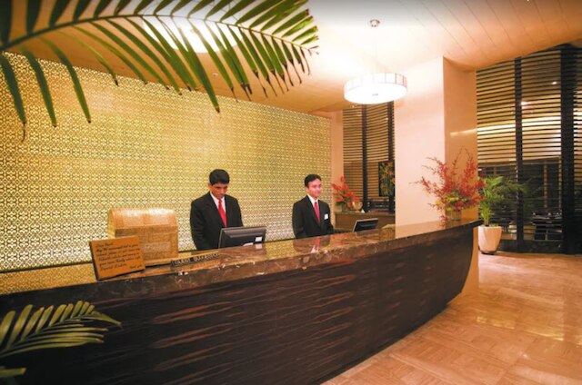 ザ リトリート ホテル & コンベンション センター