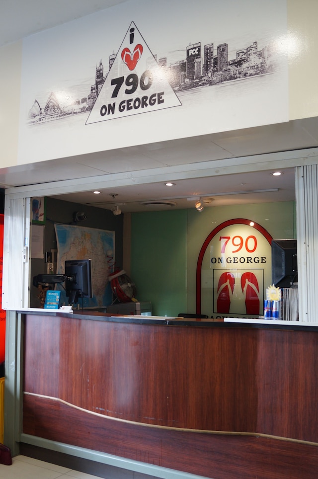 790 オン ジョージ バックパッカーズ