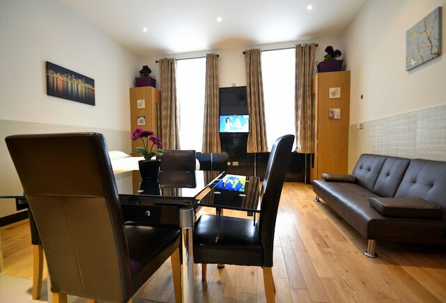 ハイドパーク アパートメンツ