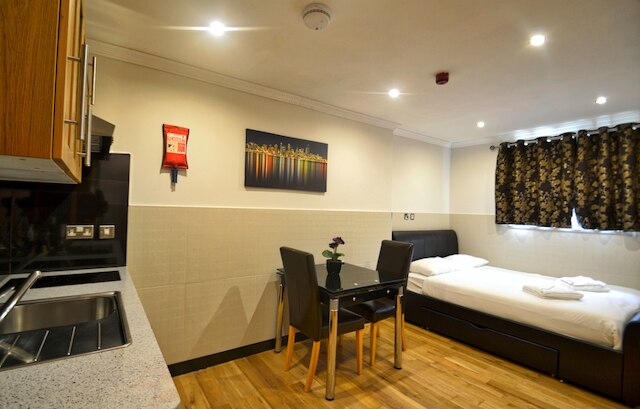 ハイドパーク アパートメンツ