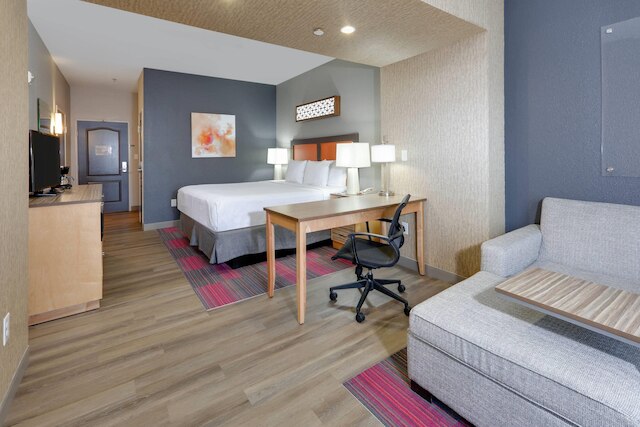 ラ キンタ イン & スイーツ バイ ウィンダム ダラス ラブ フィールド