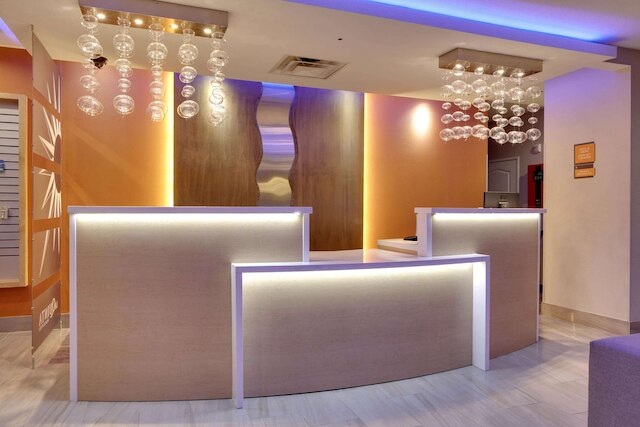 ラ キンタ イン & スイーツ バイ ウィンダム ダラス ラブ フィールド