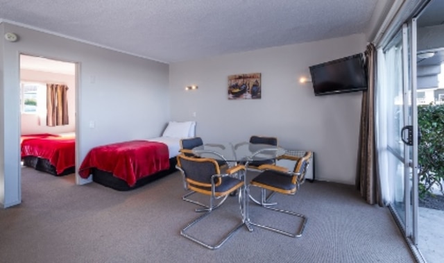 ツイン ピークス レイクサイド イン