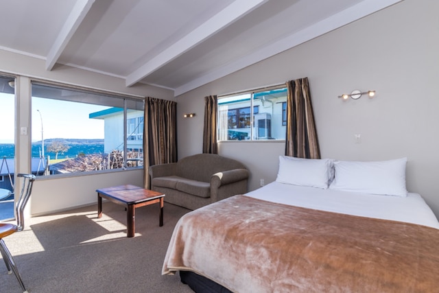 ツイン ピークス レイクサイド イン