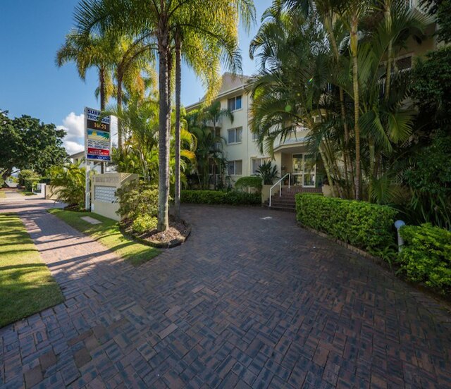 サーファーズ トロピック