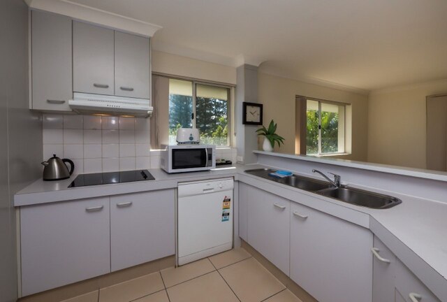 サーファーズ トロピック