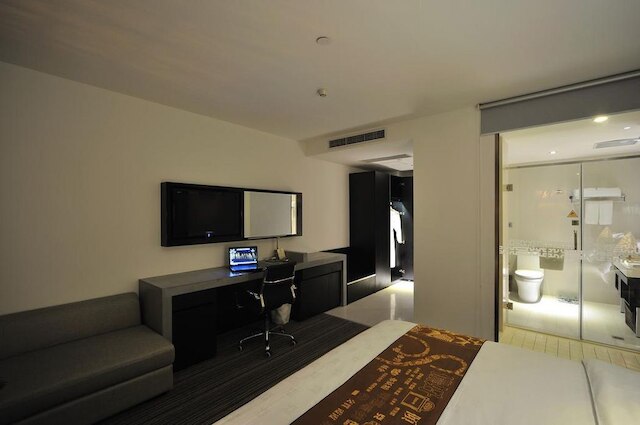 キングタウン リバーサイド ホテル プラザ 上海 (上海廣場嘉廷酒店)