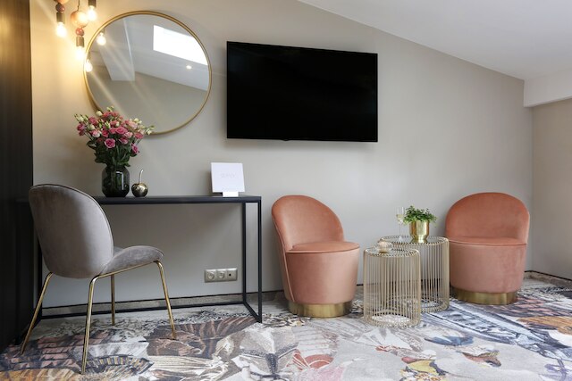 クイーン ブティック ホテル