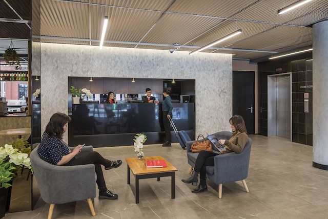 アロー オン スワンストン