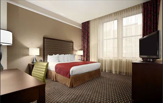 エンバシー スイーツ バイ ヒルトン セントルイス ダウンタウン