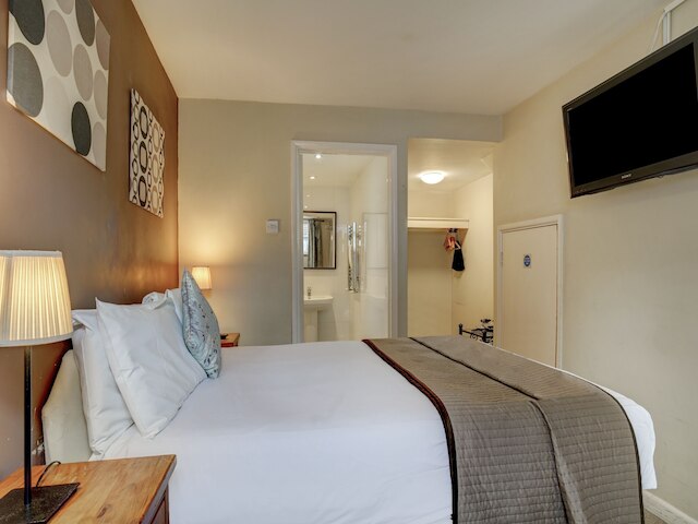 ザ ジョージ & ドラゴン イン