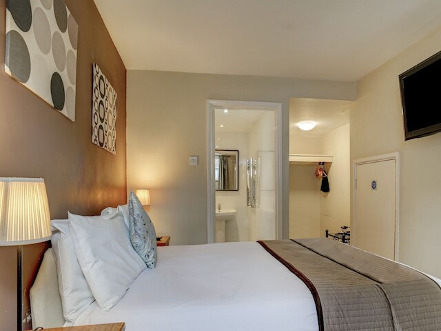 ザ ジョージ & ドラゴン イン