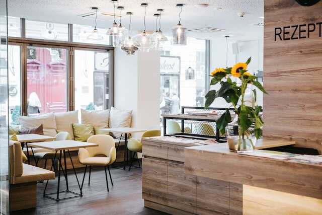 ホテル シュヴァーツァー バー