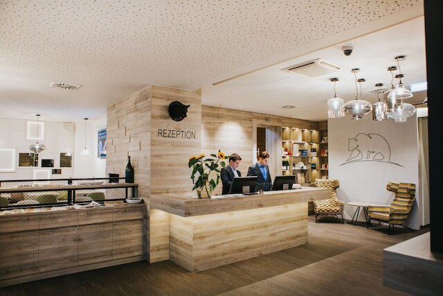 ホテル シュヴァーツァー バー