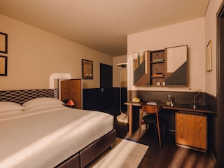 アエトス ミラン