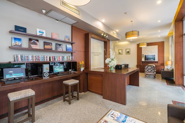 アソーク レジデンス スクンビット バイ UHG