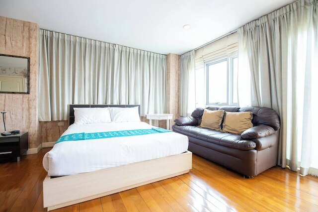 ナラ スイート レジデンス バンコク