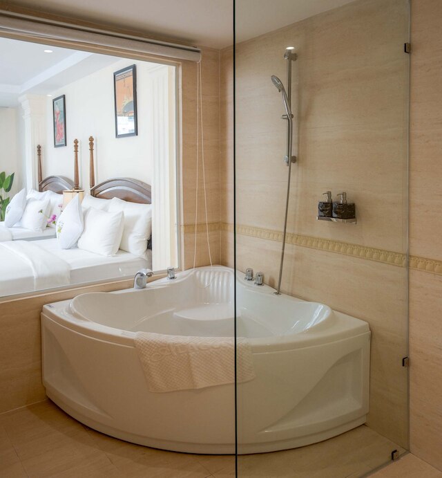 アラゴン シティ ホテル & スパ