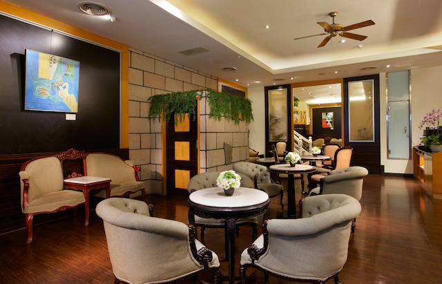 ハピネス ホテル