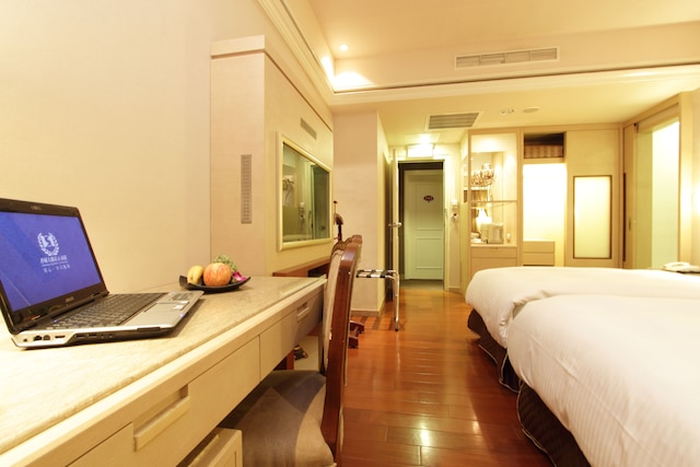 エリン ホテル (伊倫商務会館)