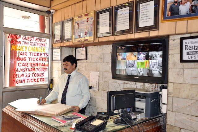 アヌープ ホテル