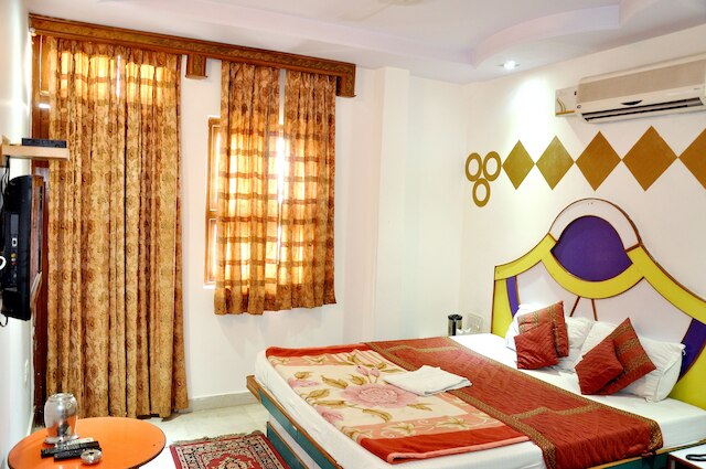 アヌープ ホテル