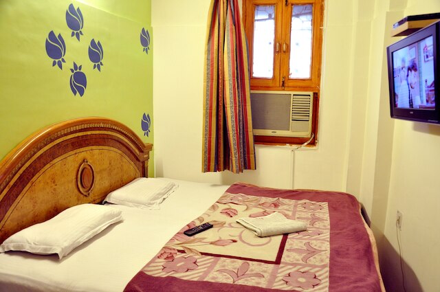 アヌープ ホテル