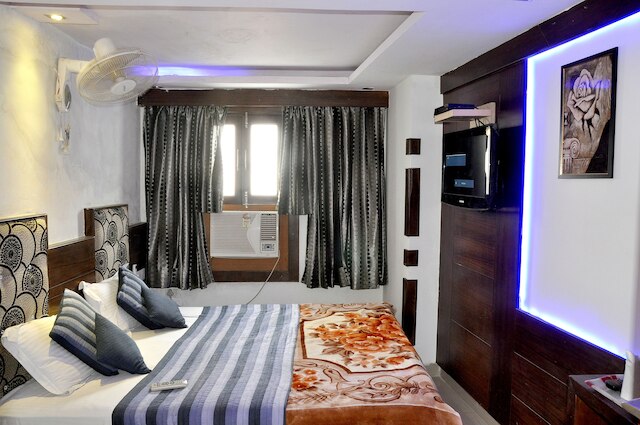 アヌープ ホテル