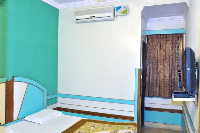 アヌープ ホテル