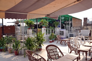 アヌープ ホテル