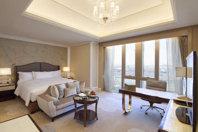 コンラッド 大連 (大連康莱徳酒店)