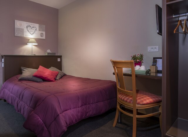 モンスリ オルレアン ホテル