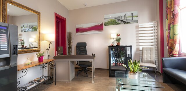 モンスリ オルレアン ホテル