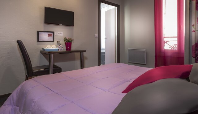 モンスリ オルレアン ホテル