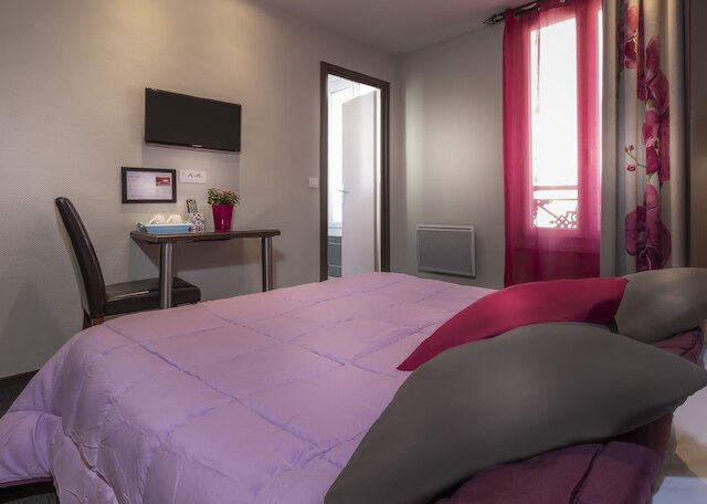 モンスリ オルレアン ホテル