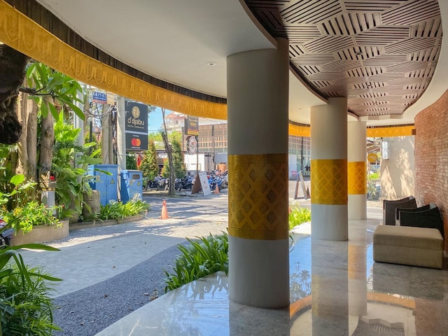 ヂャブ・スミニャック・ホテル