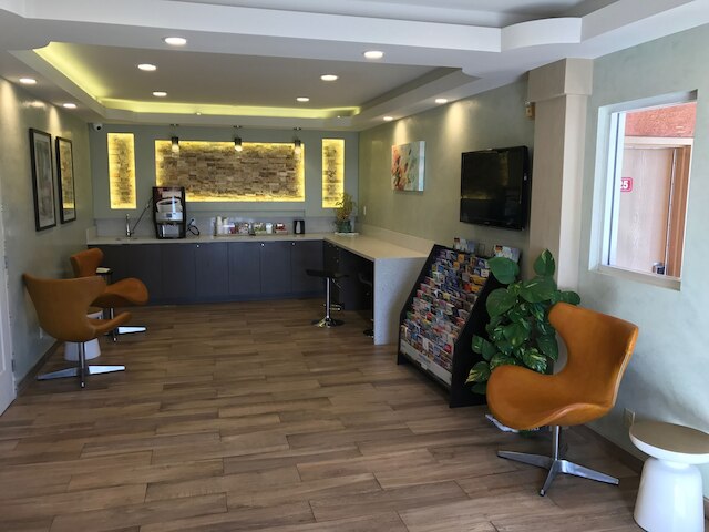 クリスタル イン スイーツ & スパズ