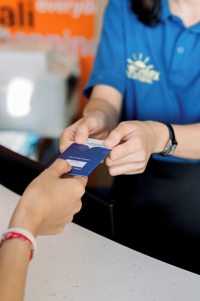 エブリデイホテル クタ セントラル