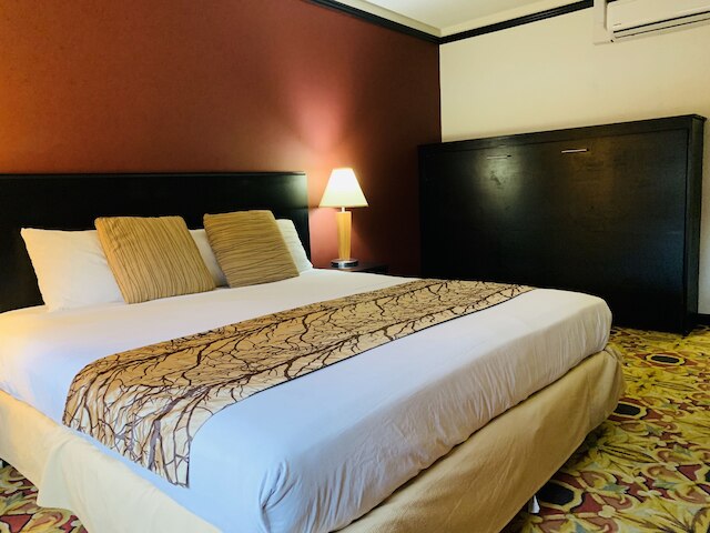 ホテル アット ザ ウォルドーフ