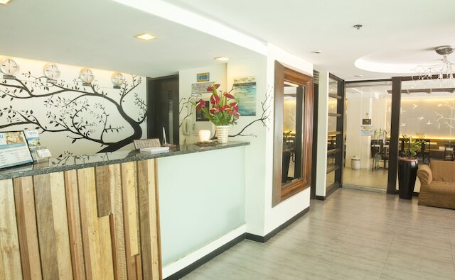 ファーサル ホテル ネプチューン マカティ