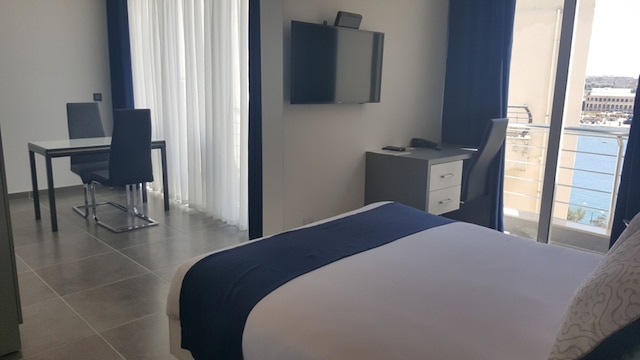 ぺブルズ ブティック アパートホテル