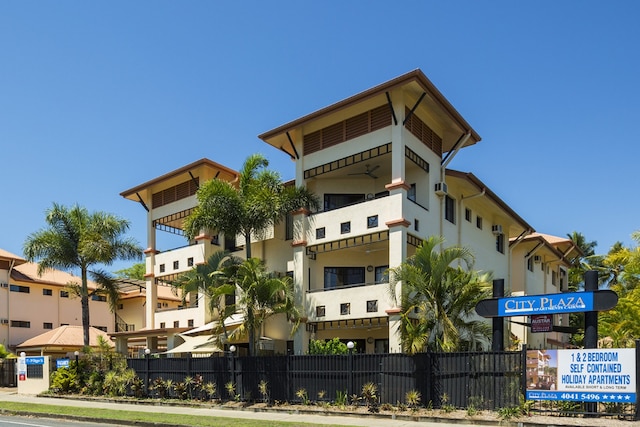 シティ プラザ アパートメンツ