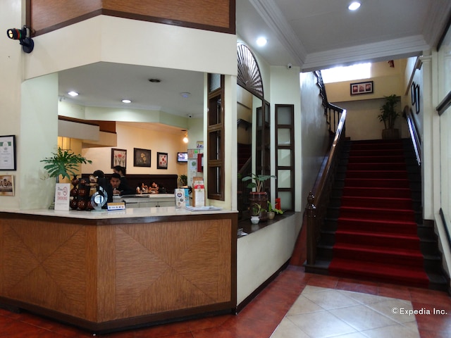 ホワイト ナイト ホテル イントラムロス