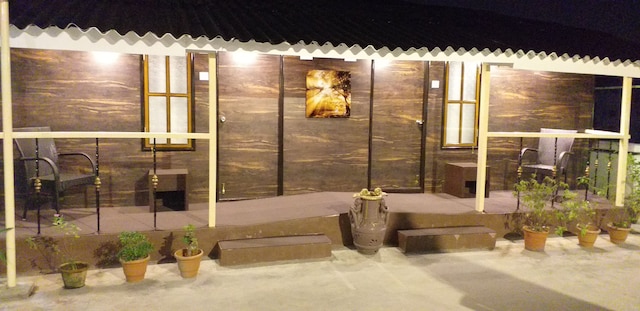 ホテル ラッシャブ ホーム